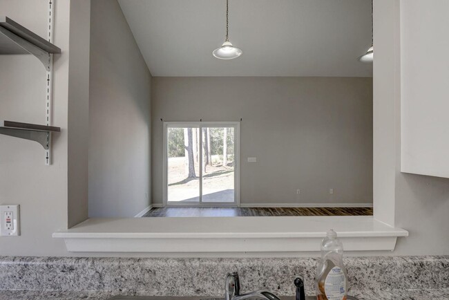 Building Photo - 144 Charter Dr