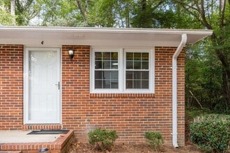 Building Photo - 1190 Gould Rd