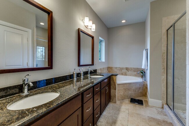 Building Photo - 5914 Hudson St