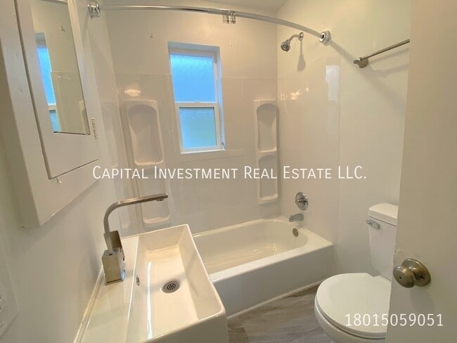 Building Photo - 1813 S 800 E
