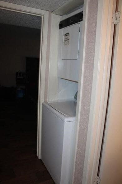 Building Photo - 10047 Westpark Dr