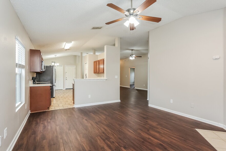 Building Photo - 8628 Springtree Road