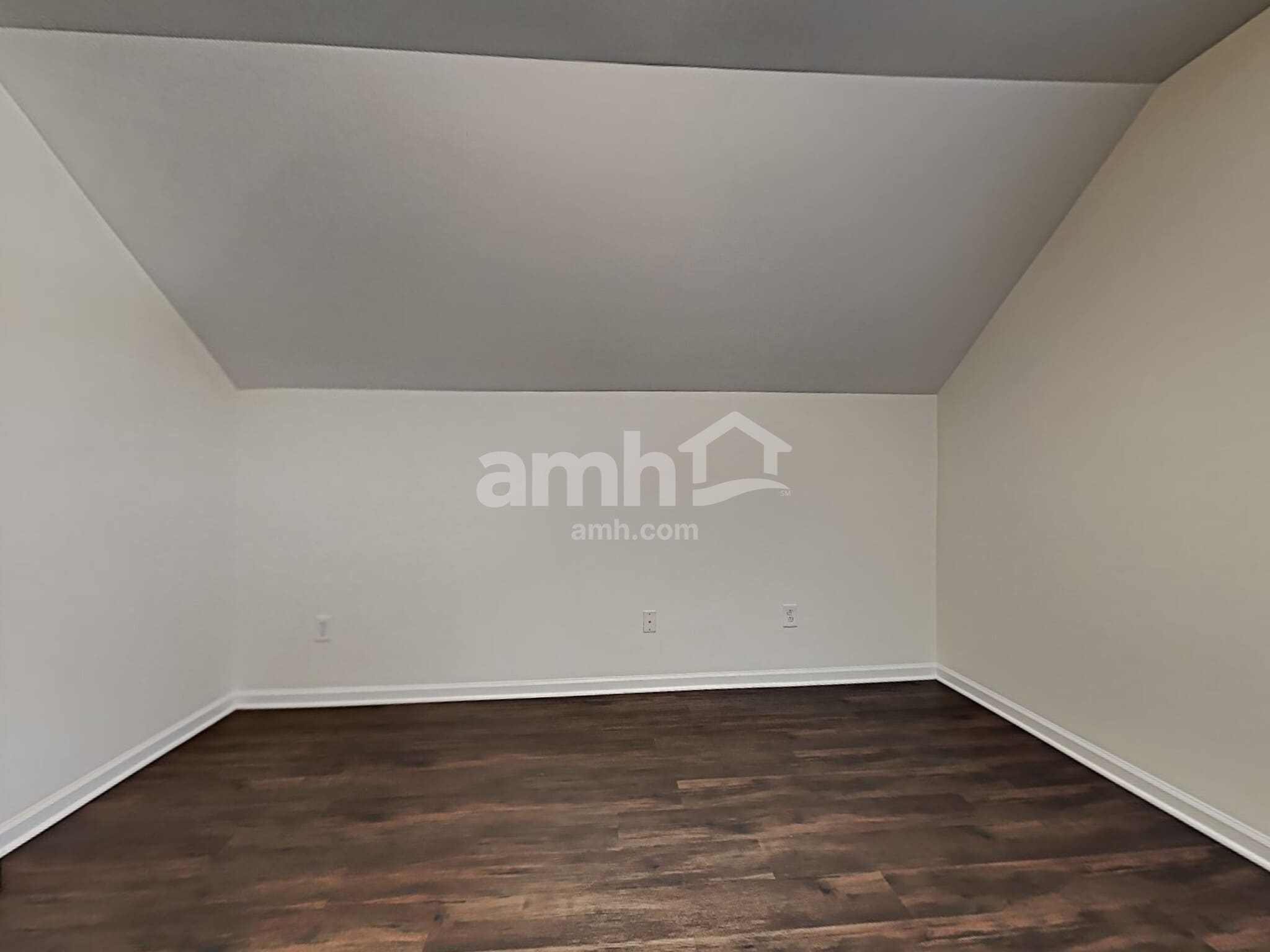 Building Photo - 2414 Thoreau St