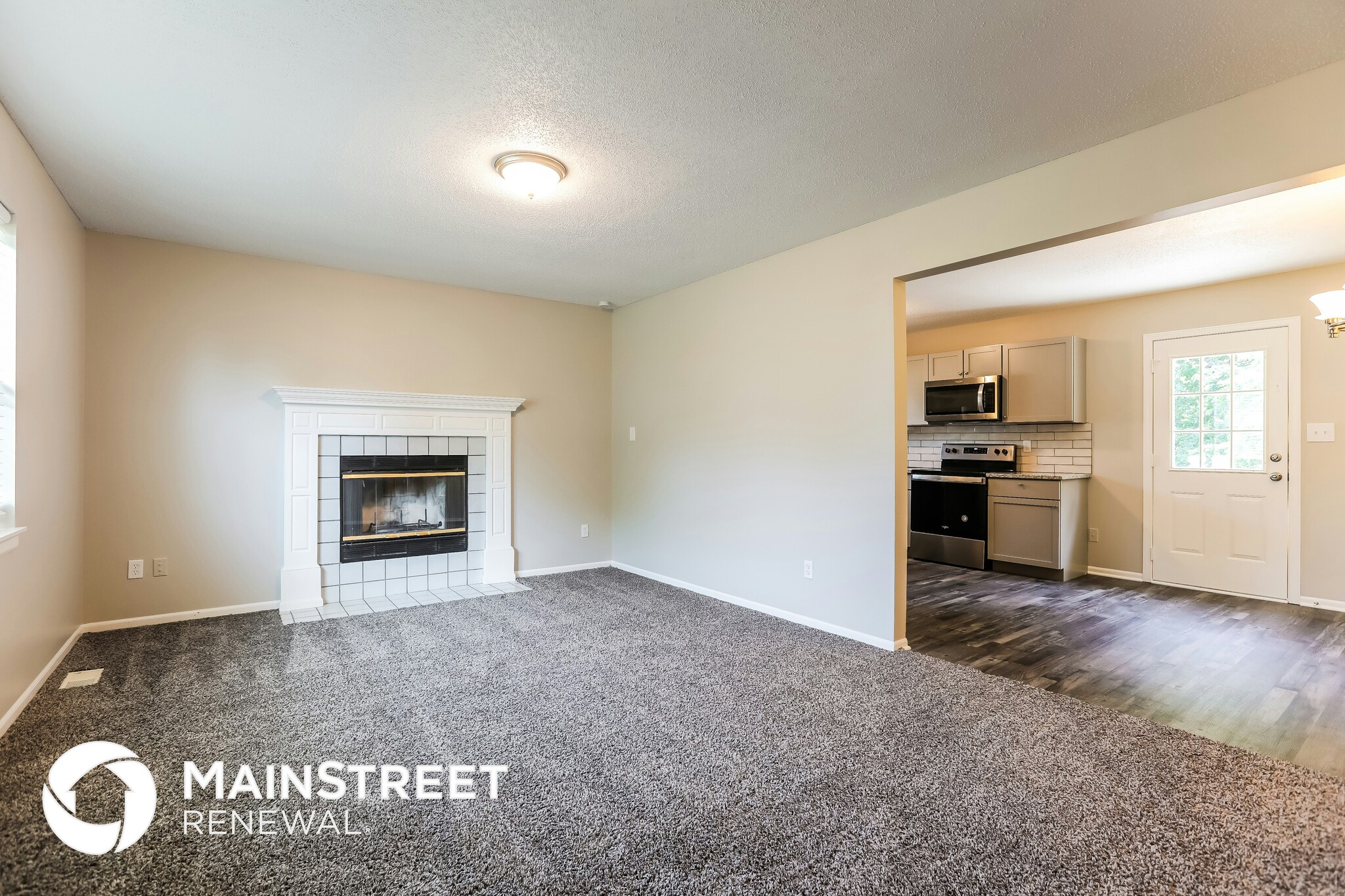 Building Photo - 1104 NE Lindsay Ave