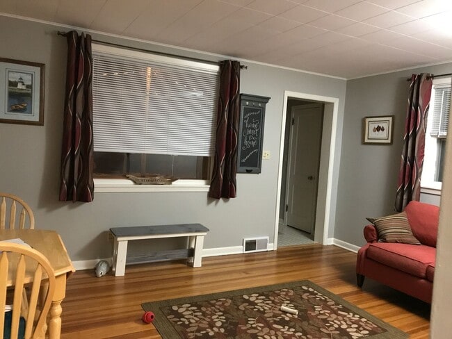 Building Photo - 1 Bed, 1 Bath Home on Silver Lake Available For Rent