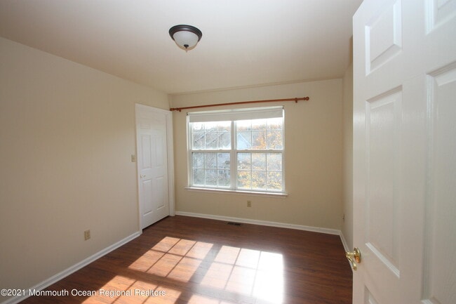 Building Photo - 86 Banyan Blvd