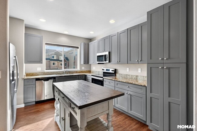 Building Photo - 11250 Florence St