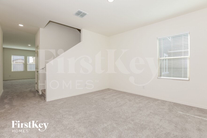 Building Photo - 3061 E Millennium Wy