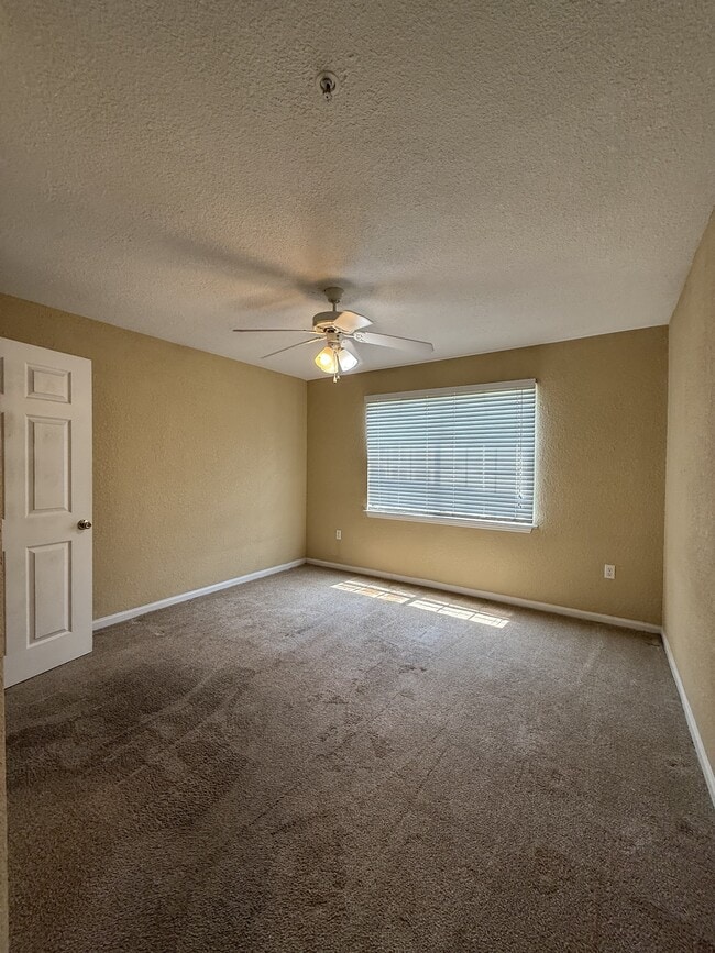 Building Photo - 800 Boardwalk Dr