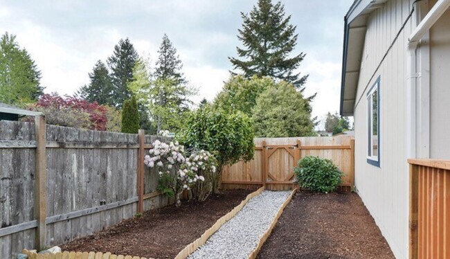 Building Photo - 10710 115th Ave SW