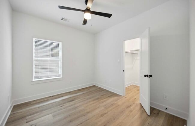 Building Photo - 8021 Cora St