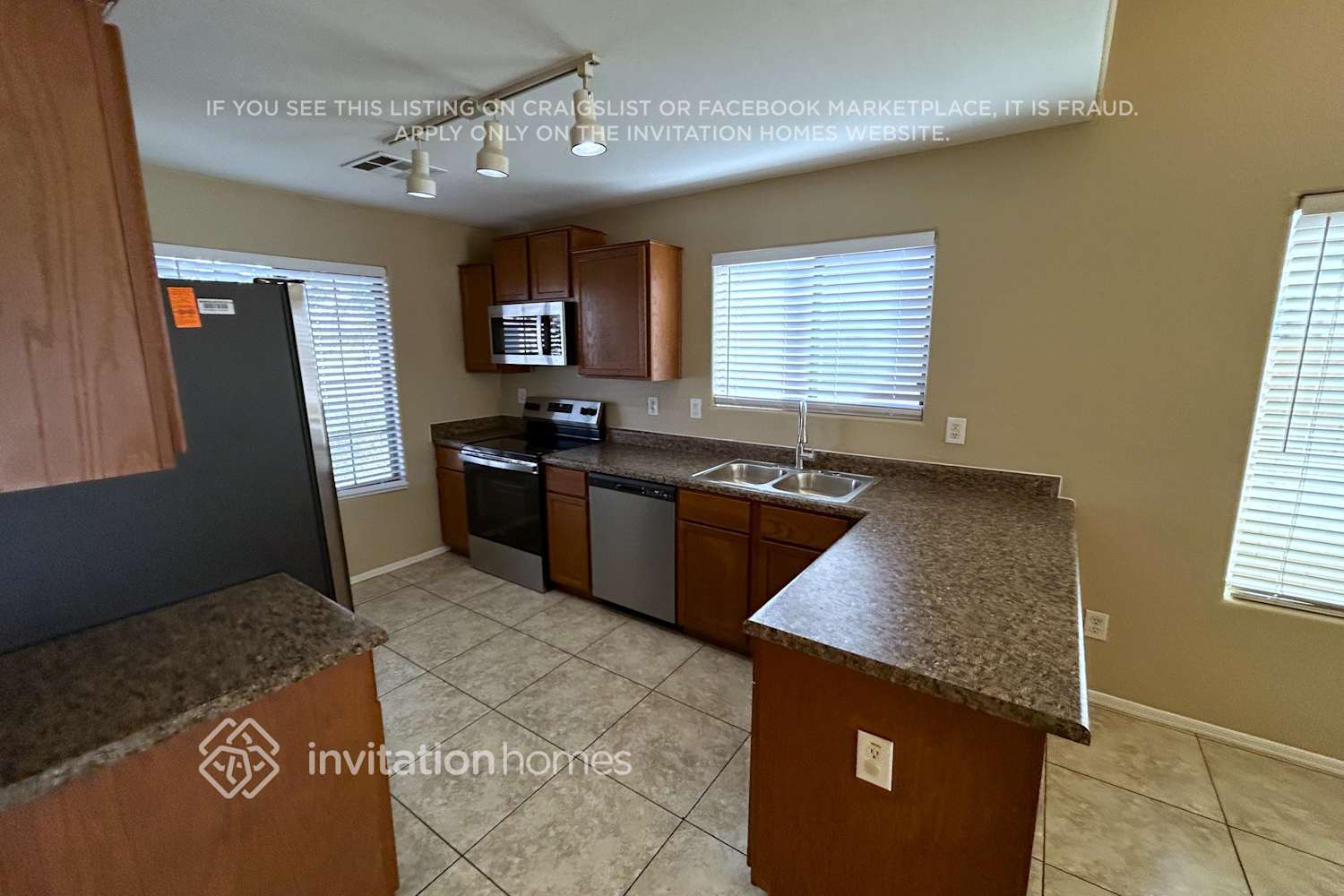 Building Photo - 45373 W Desert Garden Rd