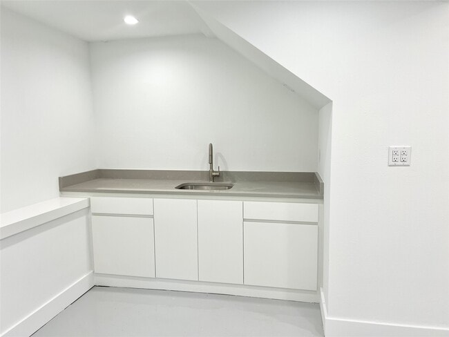 Building Photo - 1419 Branard St