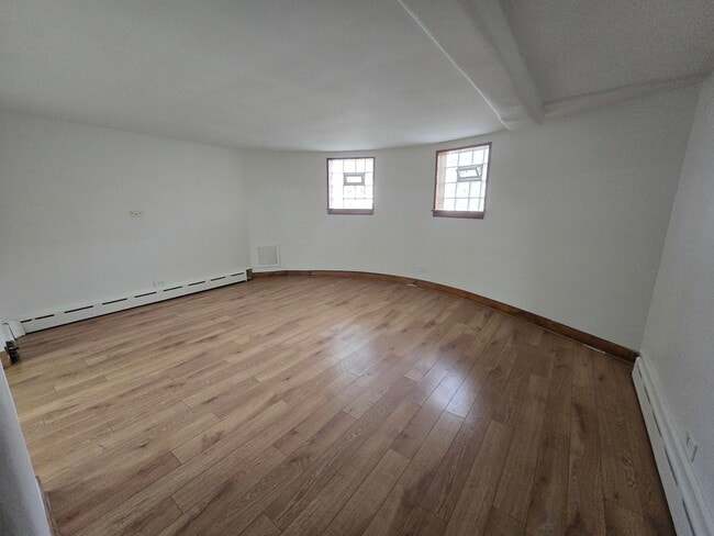 Building Photo - 2839 N Austin Ave