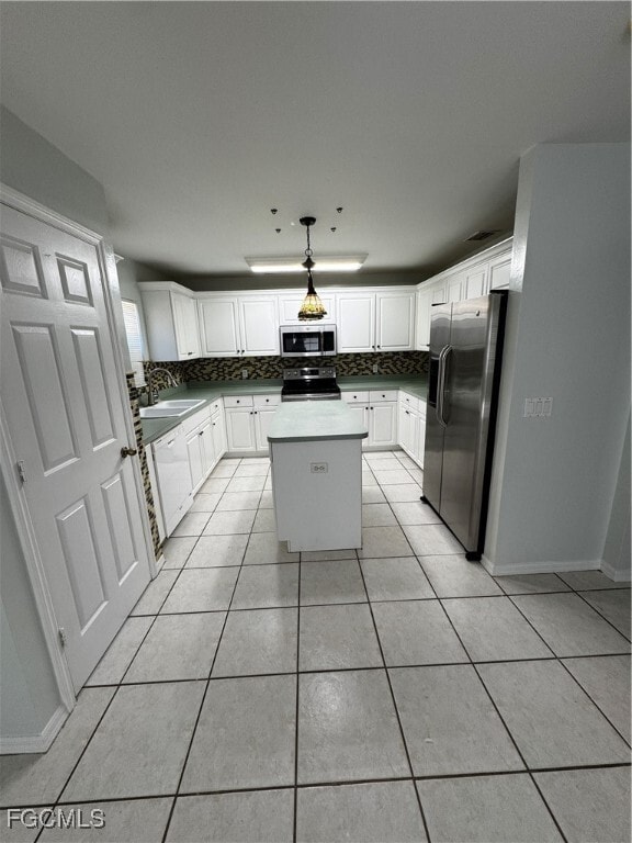 Building Photo - 2021 Wells Ave