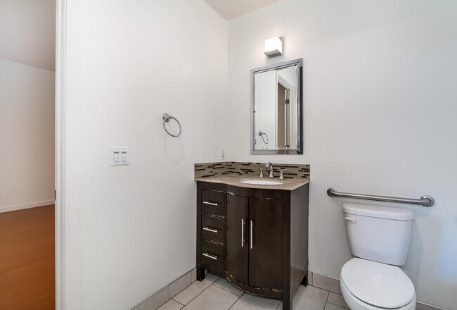 Unit 2 Master bathroom - 14212 Riverside Dr