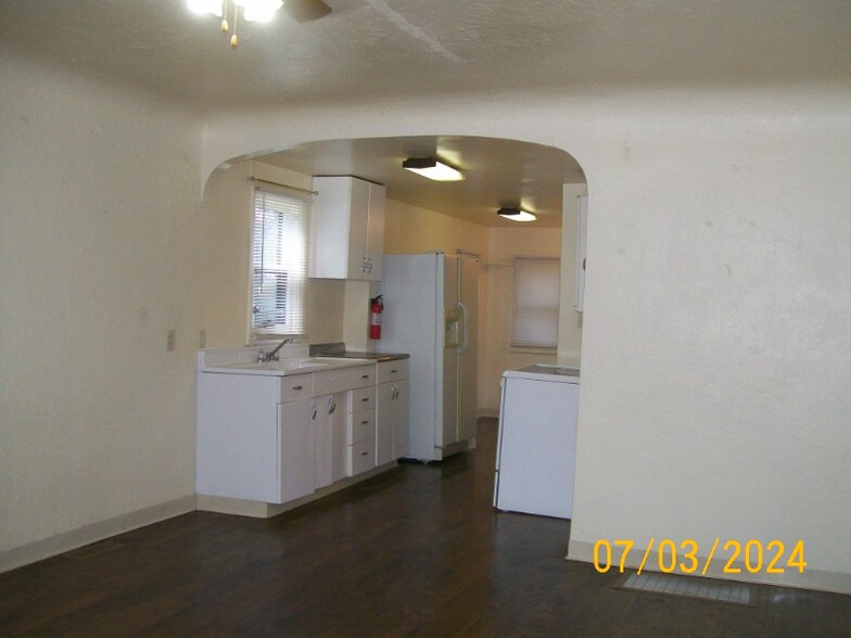 Building Photo - 519 N H St