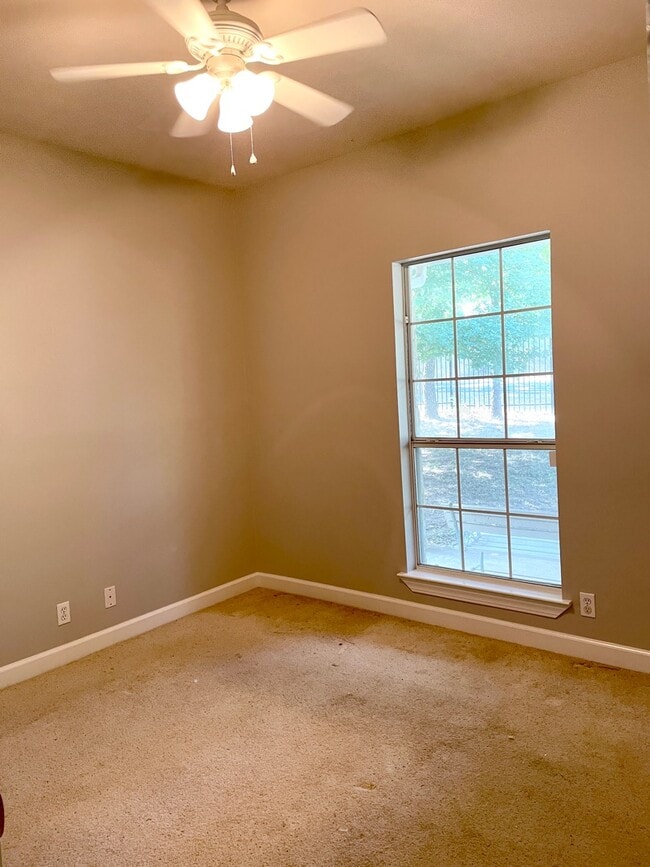 Building Photo - 104 Bermuda Dr