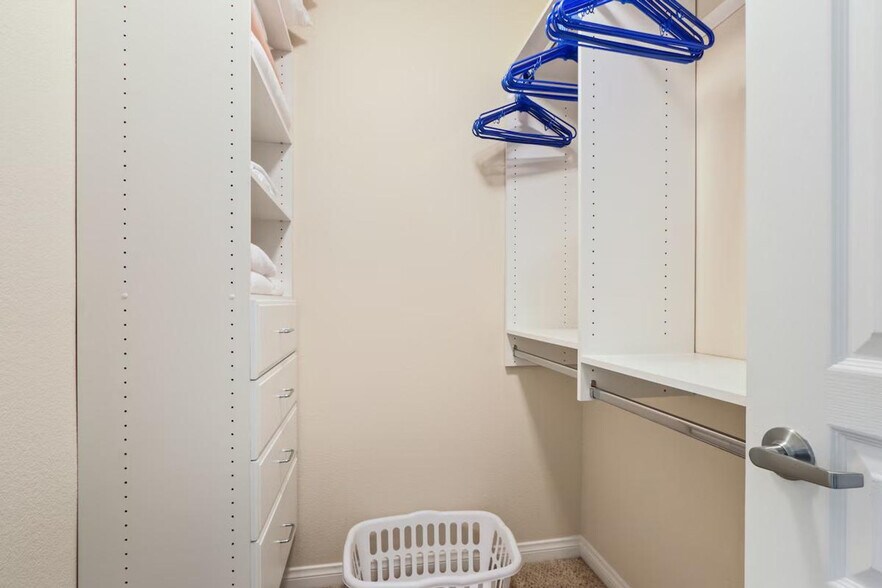 Building Photo - 9095 Sydney Ct