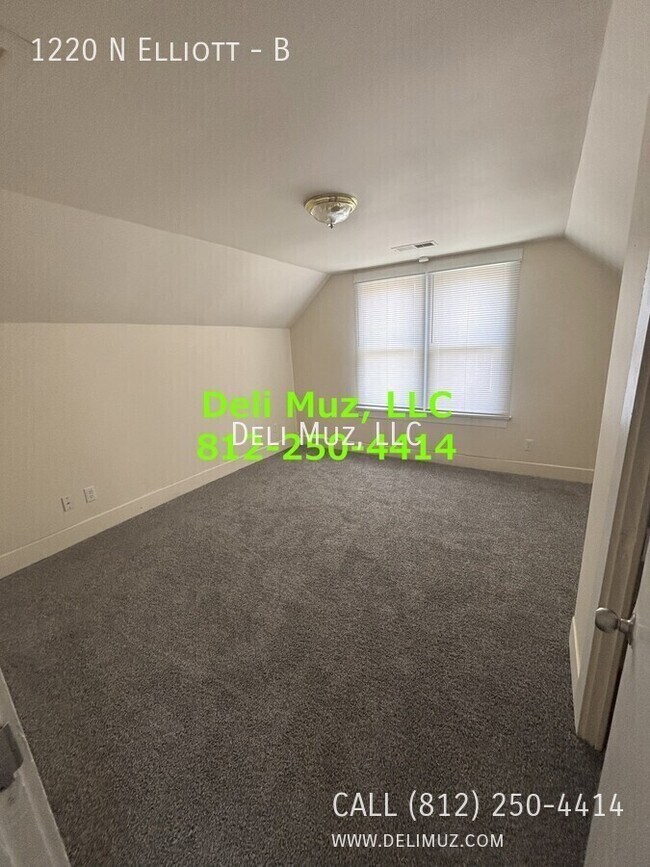 Building Photo - 1220 N Elliott-B