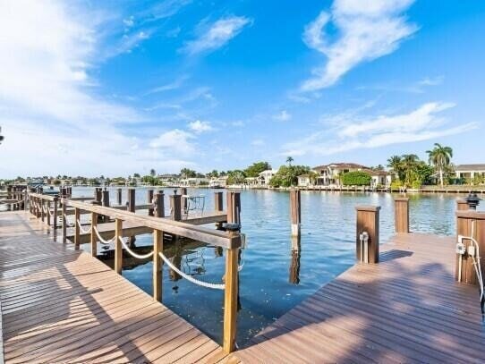 Building Photo - 3310 S Ocean Blvd