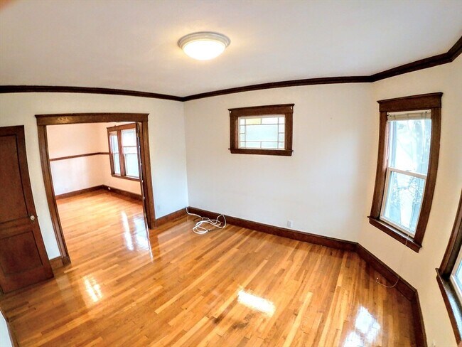 Building Photo - 298 Chestnut Ave