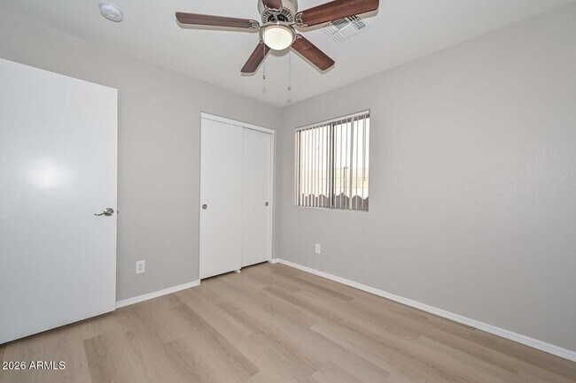 Building Photo - 13157 W Clarendon Ave