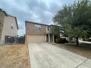 Building Photo - LOTS OF SQUARE FOOTAGE IN THIS 4 BEDROOM H...