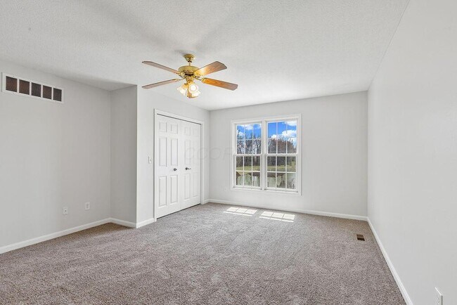 Building Photo - 100 Bermuda Dr