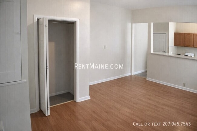 Building Photo - 97 Broadway