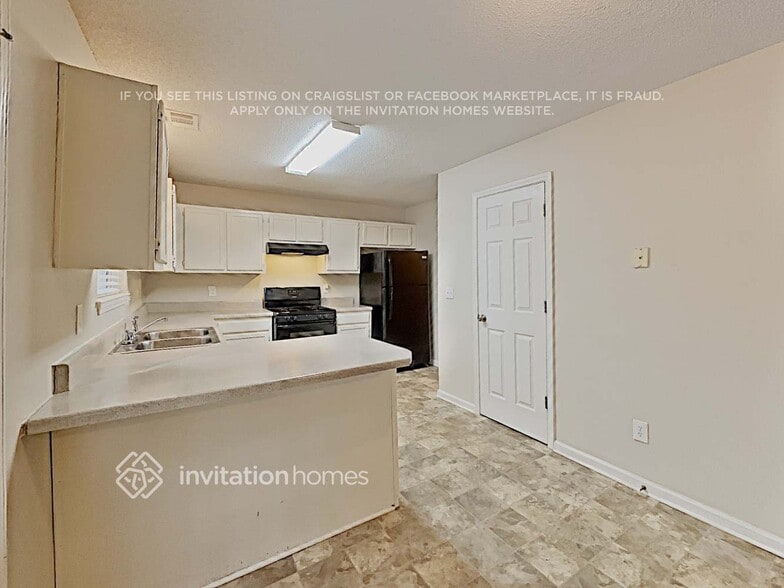 Building Photo - 2323 Wavetree Ln NW