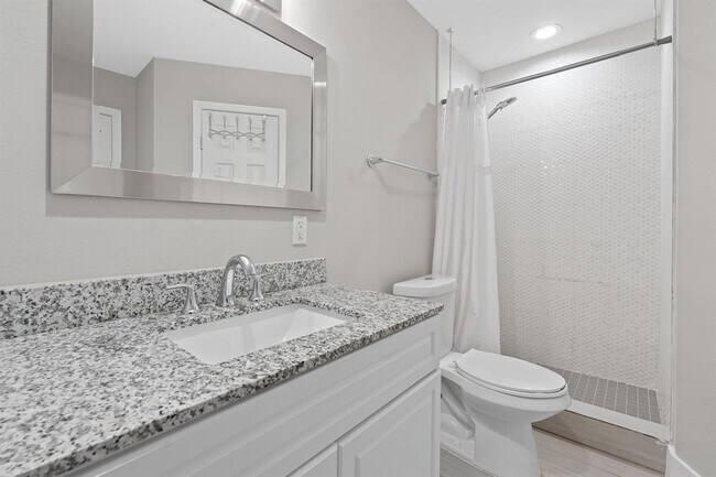Building Photo - 935 La Posada Dr