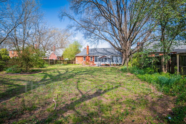 Building Photo - 1207 Whitby Rd