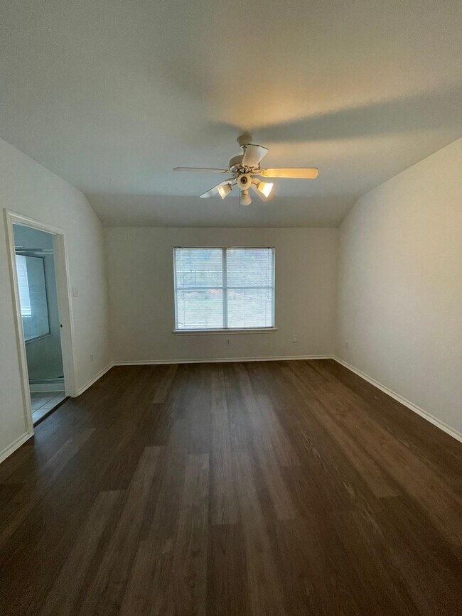 Building Photo - 2926 Loganberry Park Ln