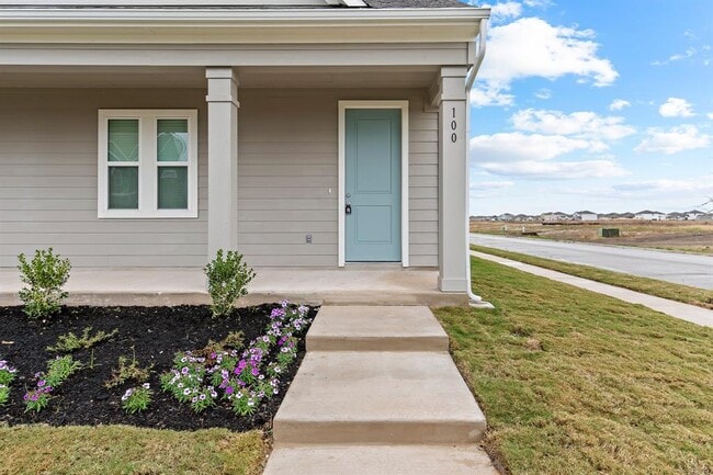 Building Photo - 100 Elm Br Trl