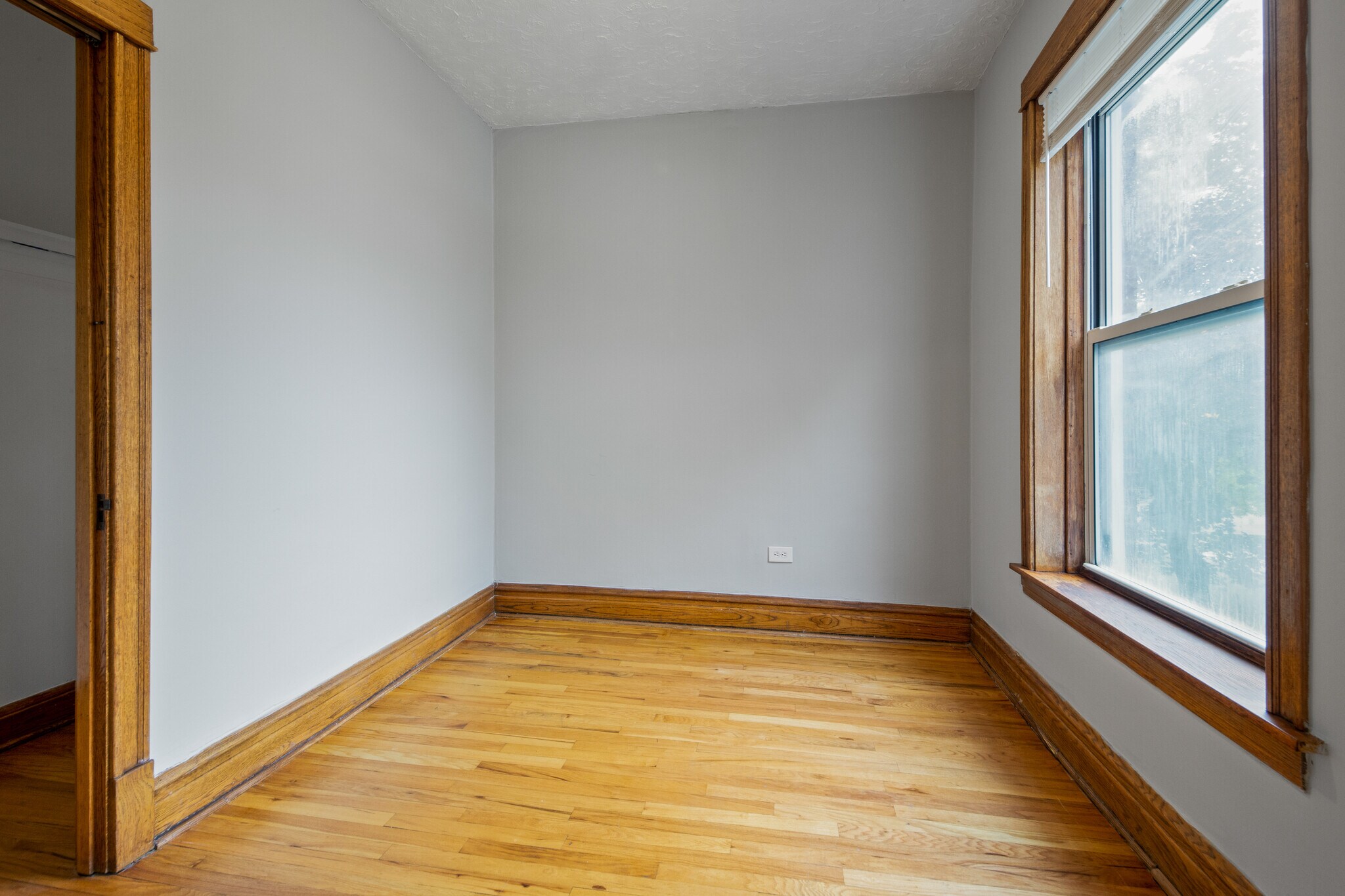 Building Photo - 4737 N Kildare Ave