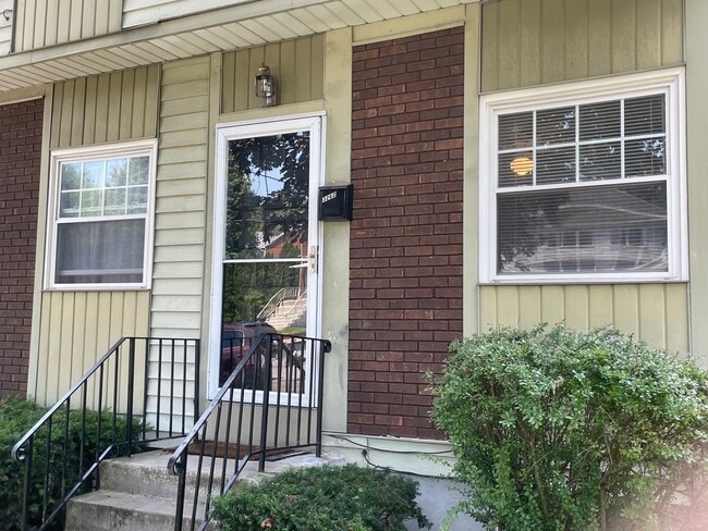 Building Photo - 326D Cortland St
