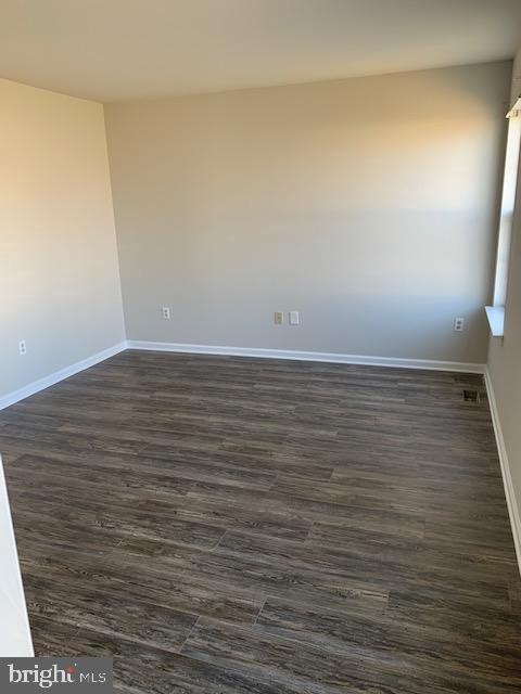 Building Photo - 1123 Meadows Dr