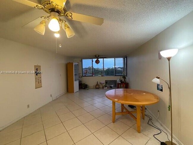 Primary Photo - 8020 Hampton Blvd