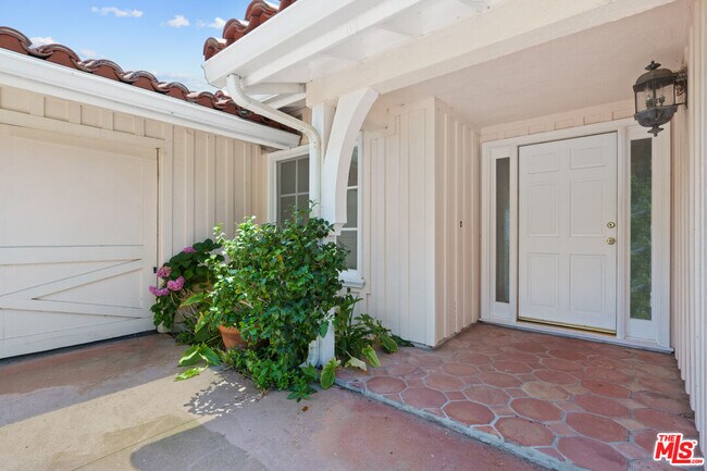 Building Photo - 6236 Trancas Canyon Rd