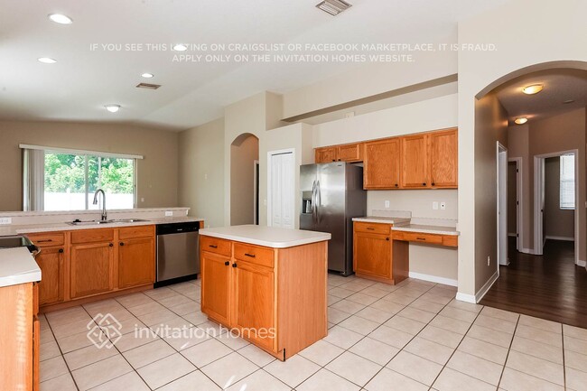 Building Photo - 6016 36th Ct E