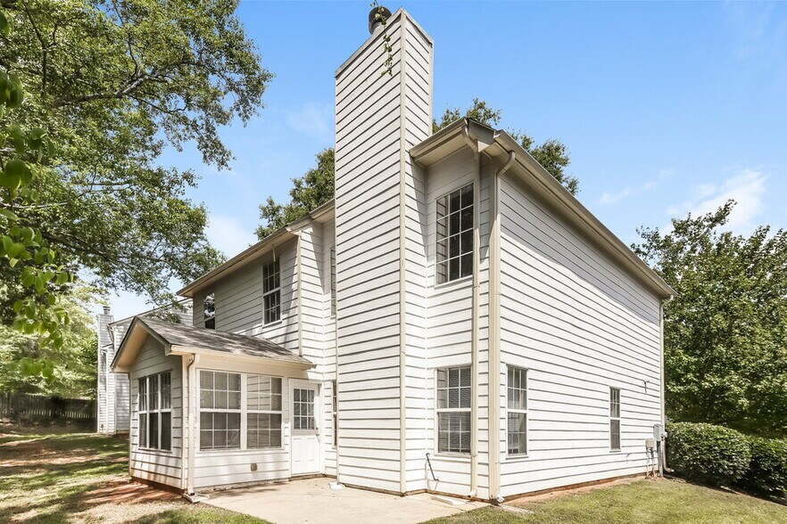 Building Photo - 7604 Broadhurst Dr