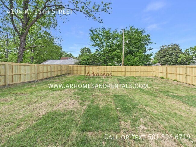 Building Photo - 4104 W 15th St