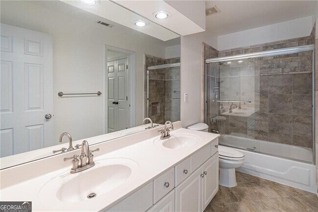 Building Photo - 5491 Oxford Chase Way