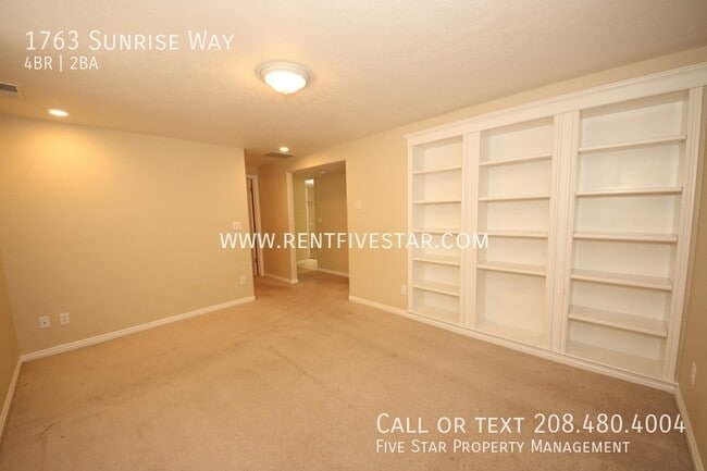 Building Photo - 1763 Sunrise Way