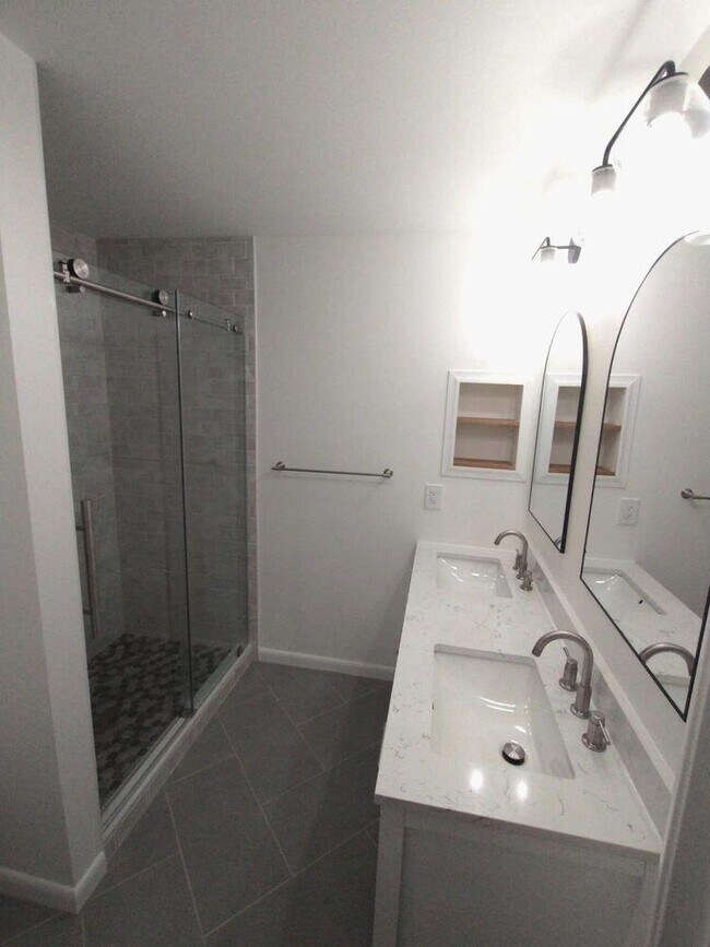 Building Photo - 6254 Riverwalk Ln
