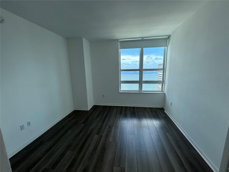 Building Photo - 951 Brickell Ave