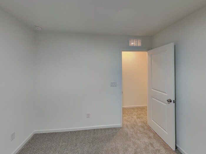Building Photo - 590 Holly Lks Dr