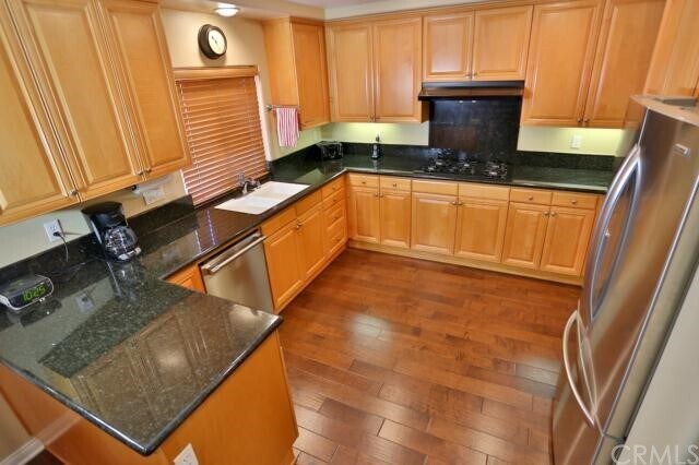 Building Photo - 322 5th St