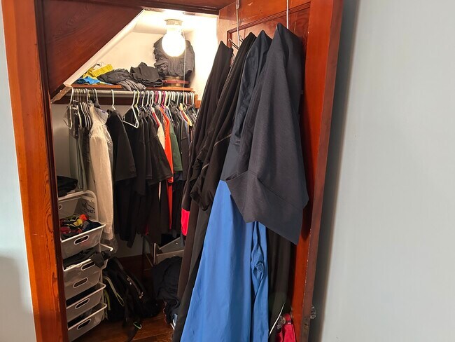 Bed 3 - 221 Market St